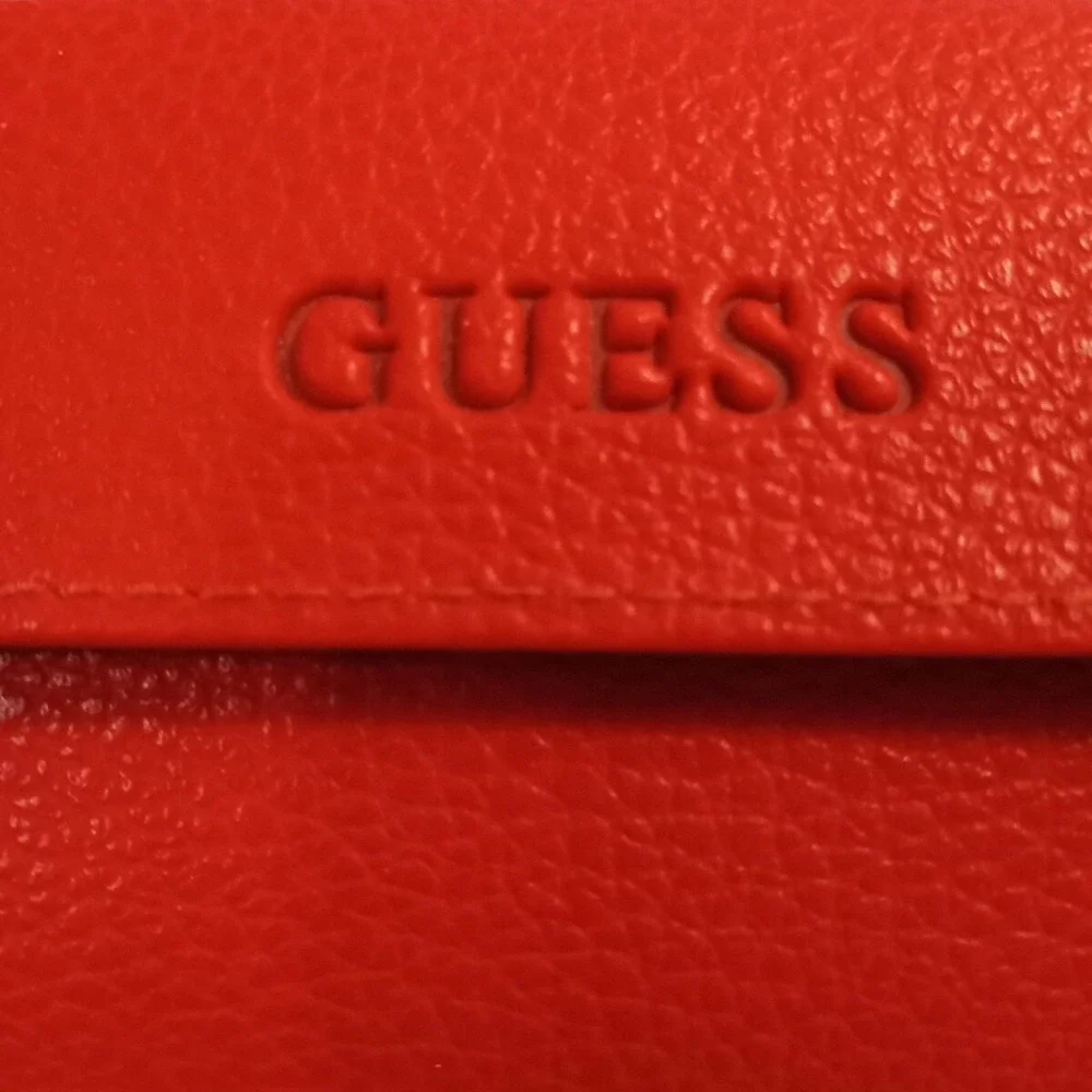 Guess Red Leather Eyeglass Case Black Velvet Lined Designer Sunglass Snap Holder